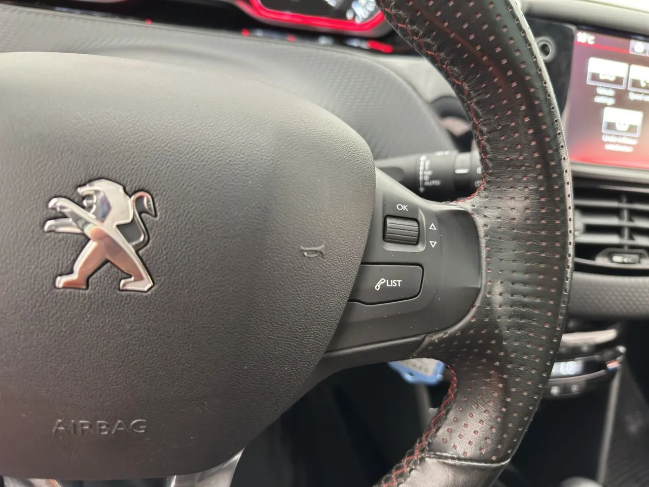 Vehicle image 18