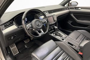 Volkswagen Passat bild 9