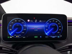 Mercedes EQE43 SUV bild 16