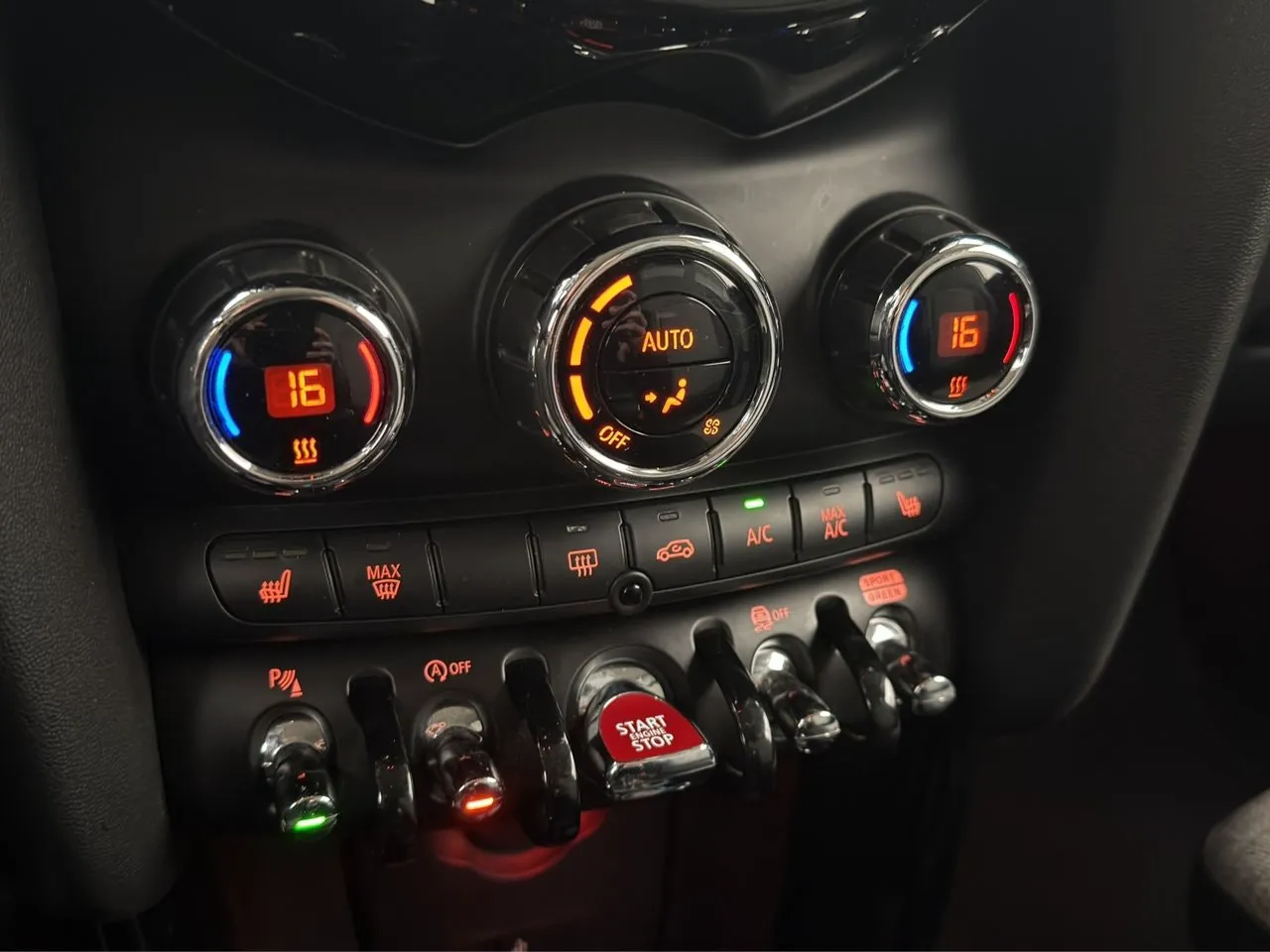 Vehicle image 21