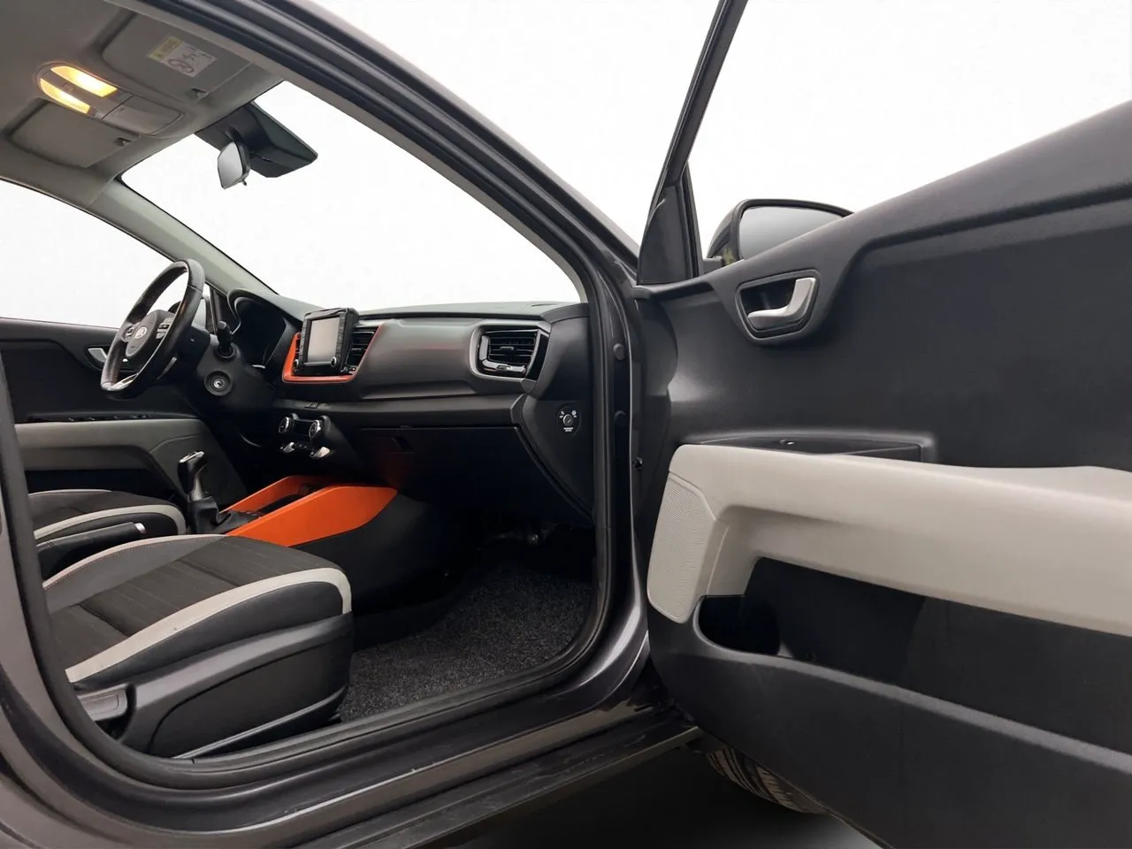 Vehicle image 22