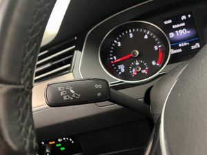 Volkswagen Passat bild 13