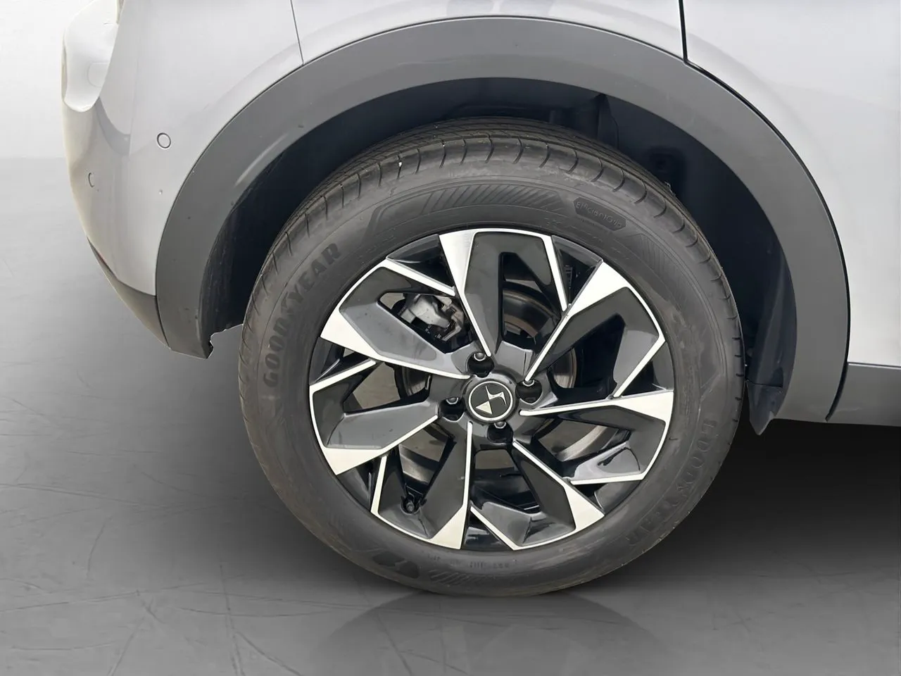 Vehicle image 30