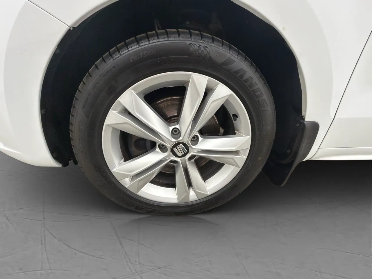 Vehicle image 31