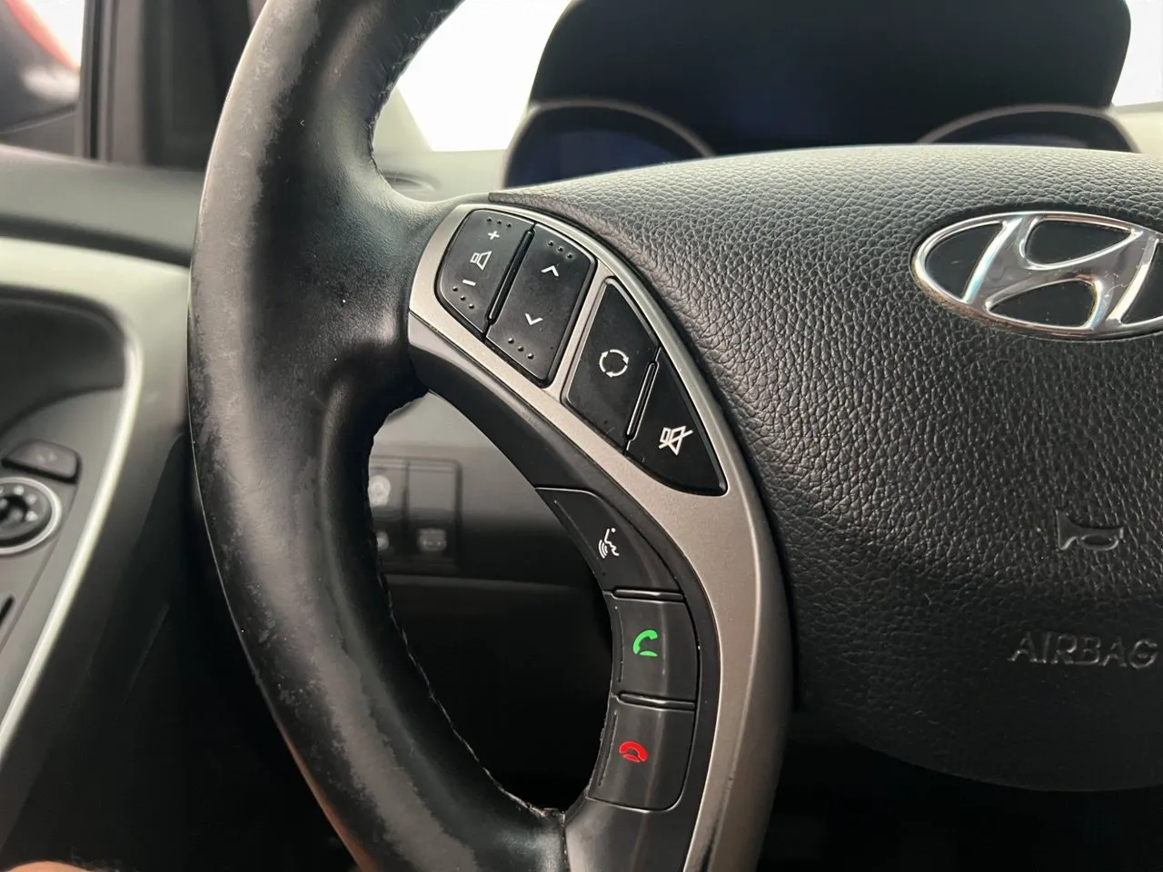 Vehicle image 27