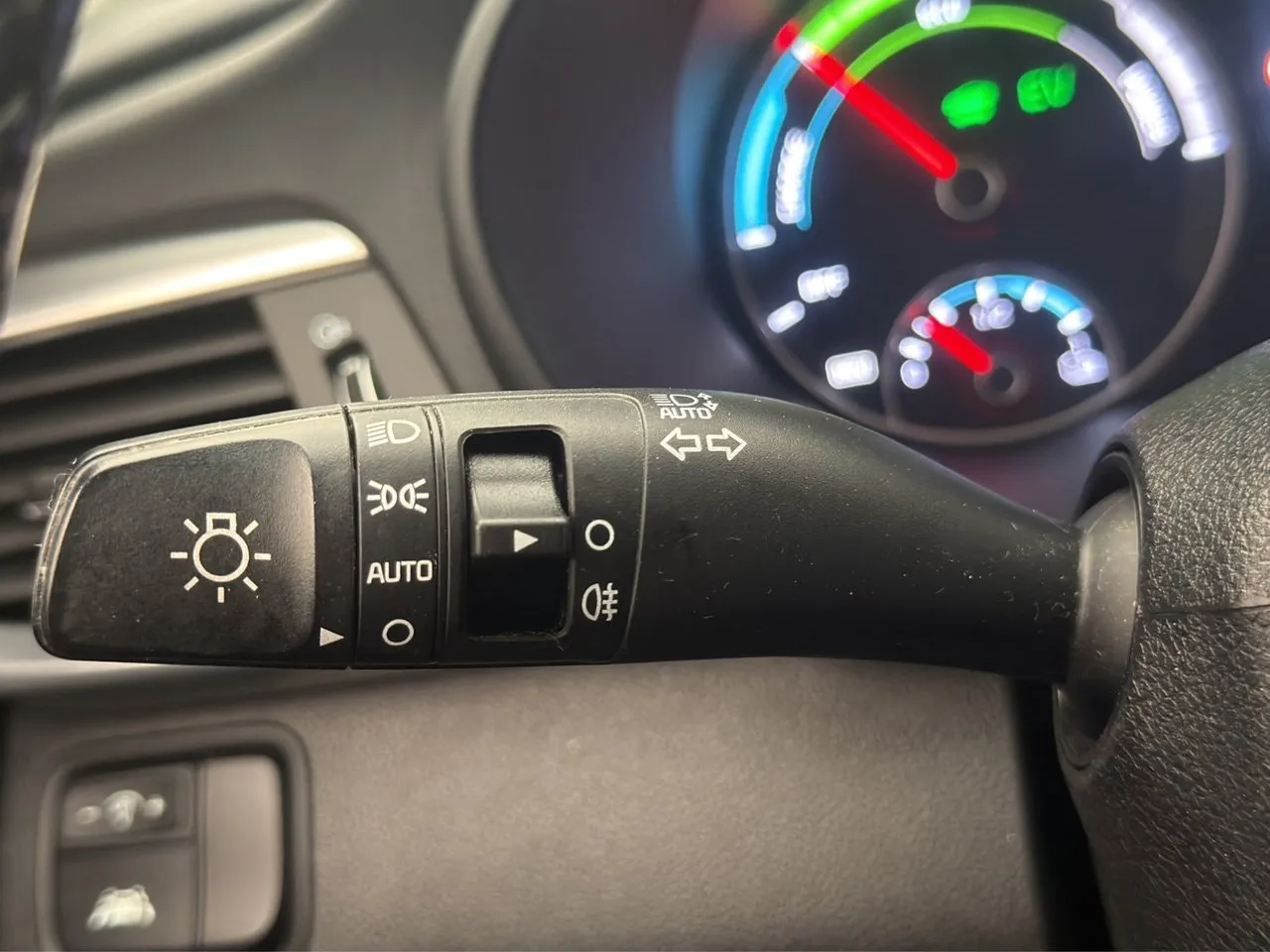 Vehicle image 32