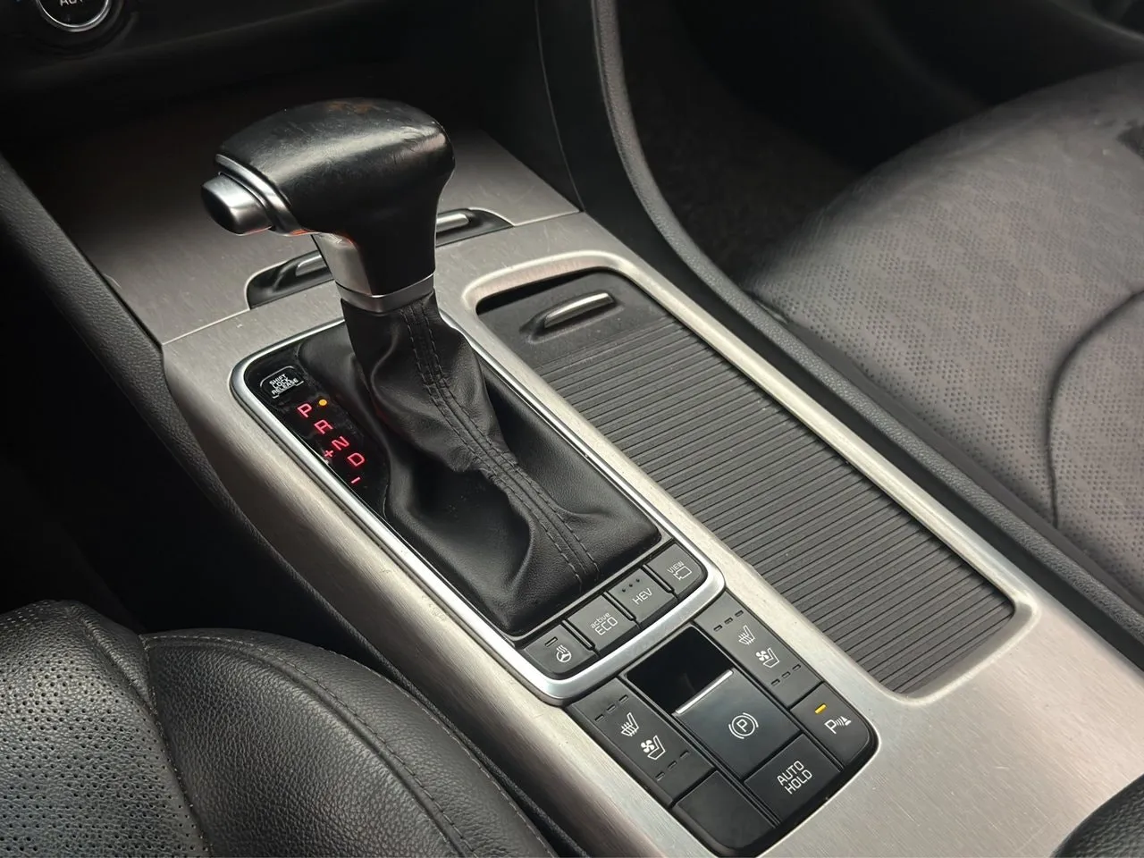 Vehicle image 28