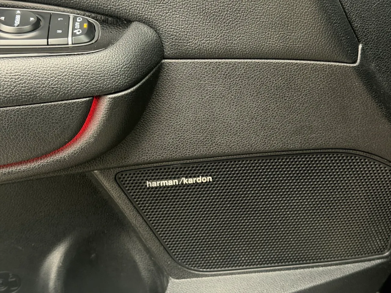 Vehicle image 34