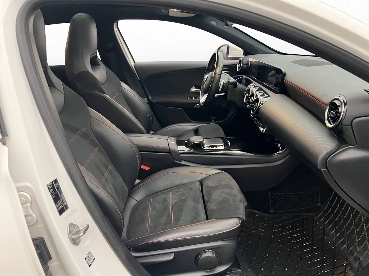 Vehicle image 21
