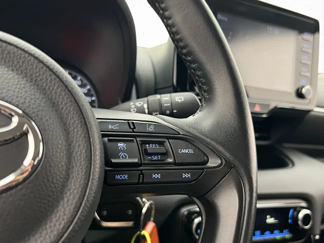 Vehicle image 26