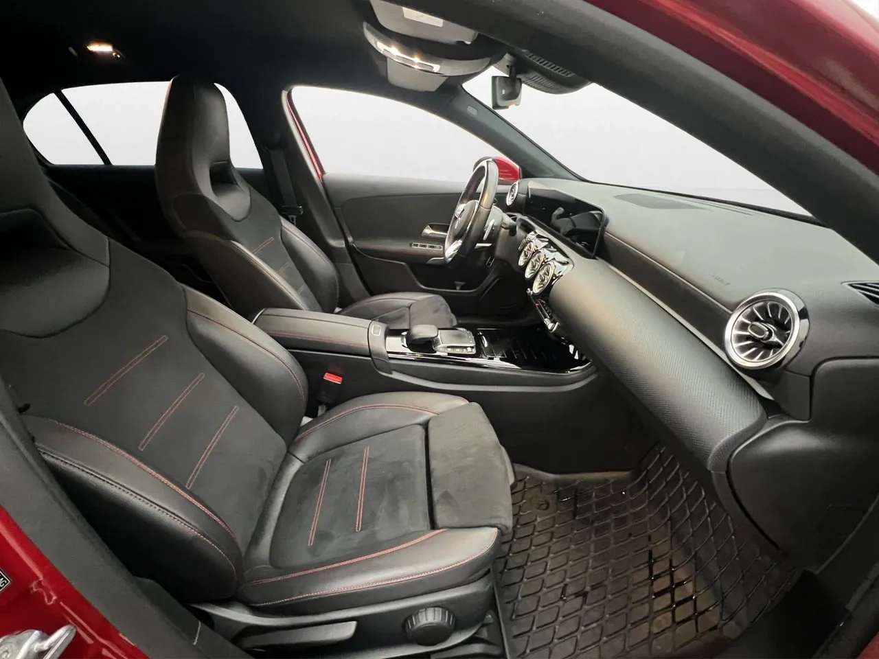 Vehicle image 25