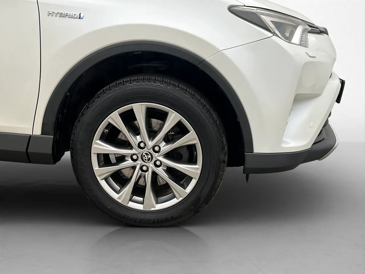 Vehicle image 33
