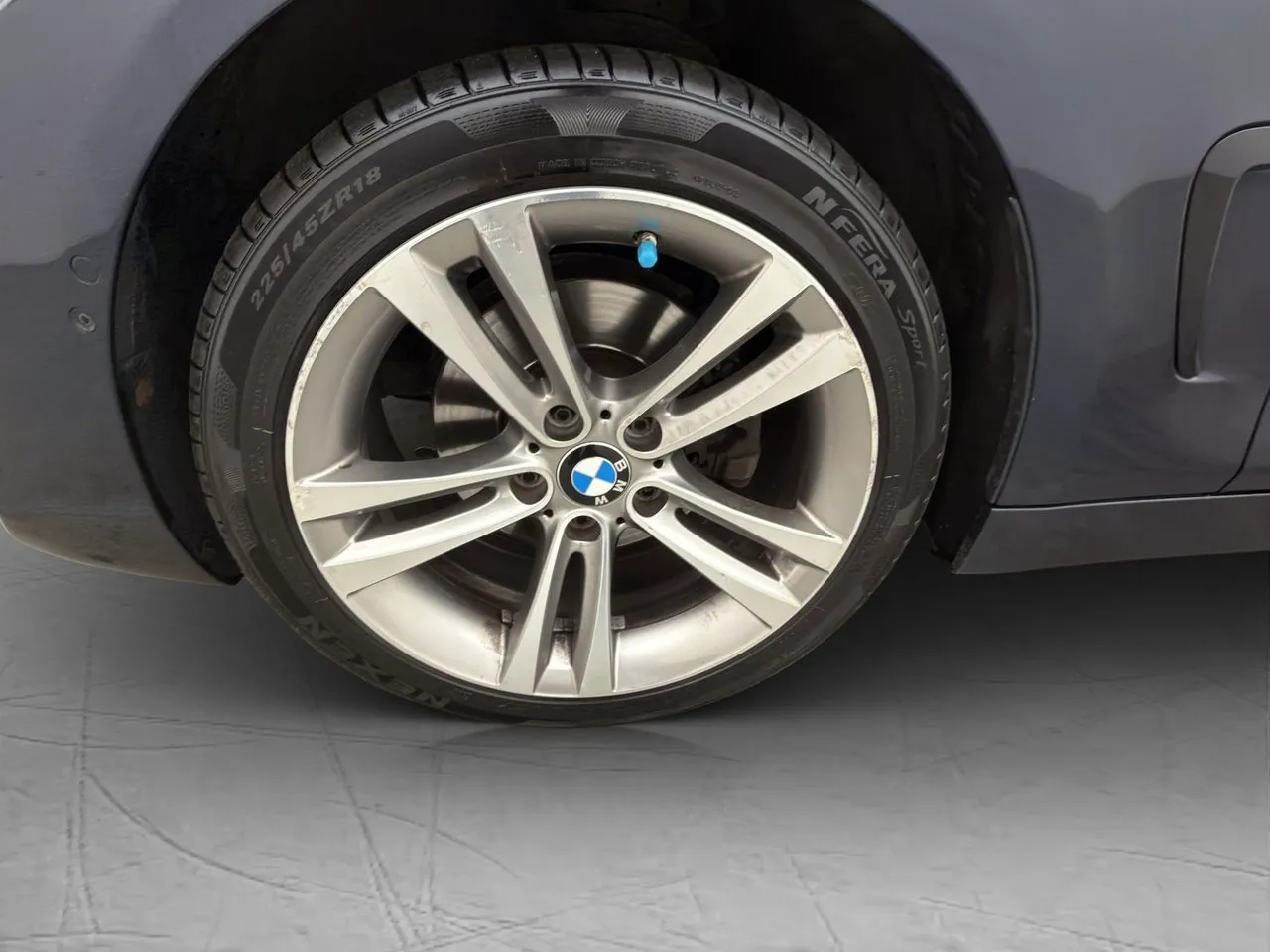 Vehicle image 30