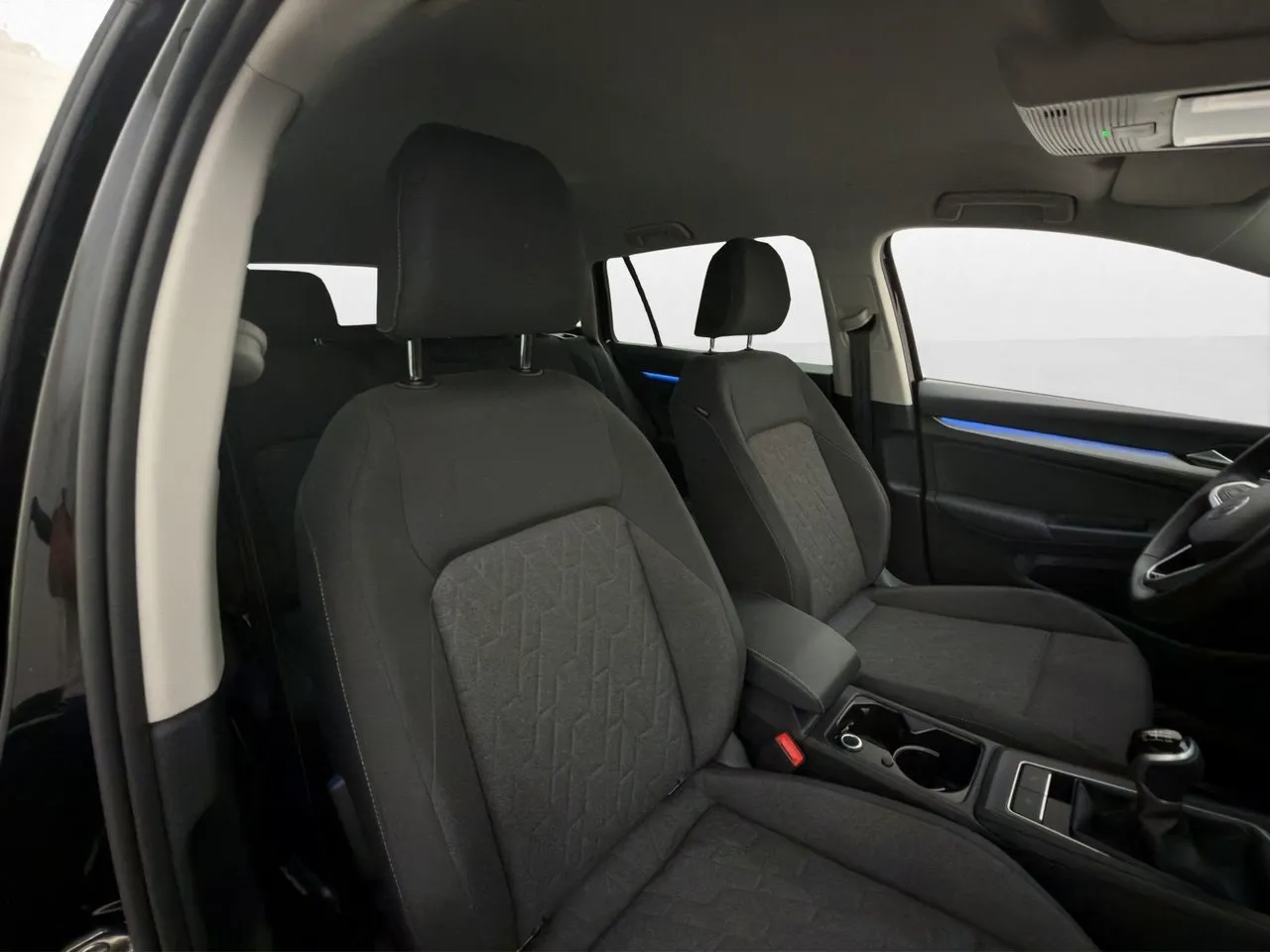 Vehicle image 27