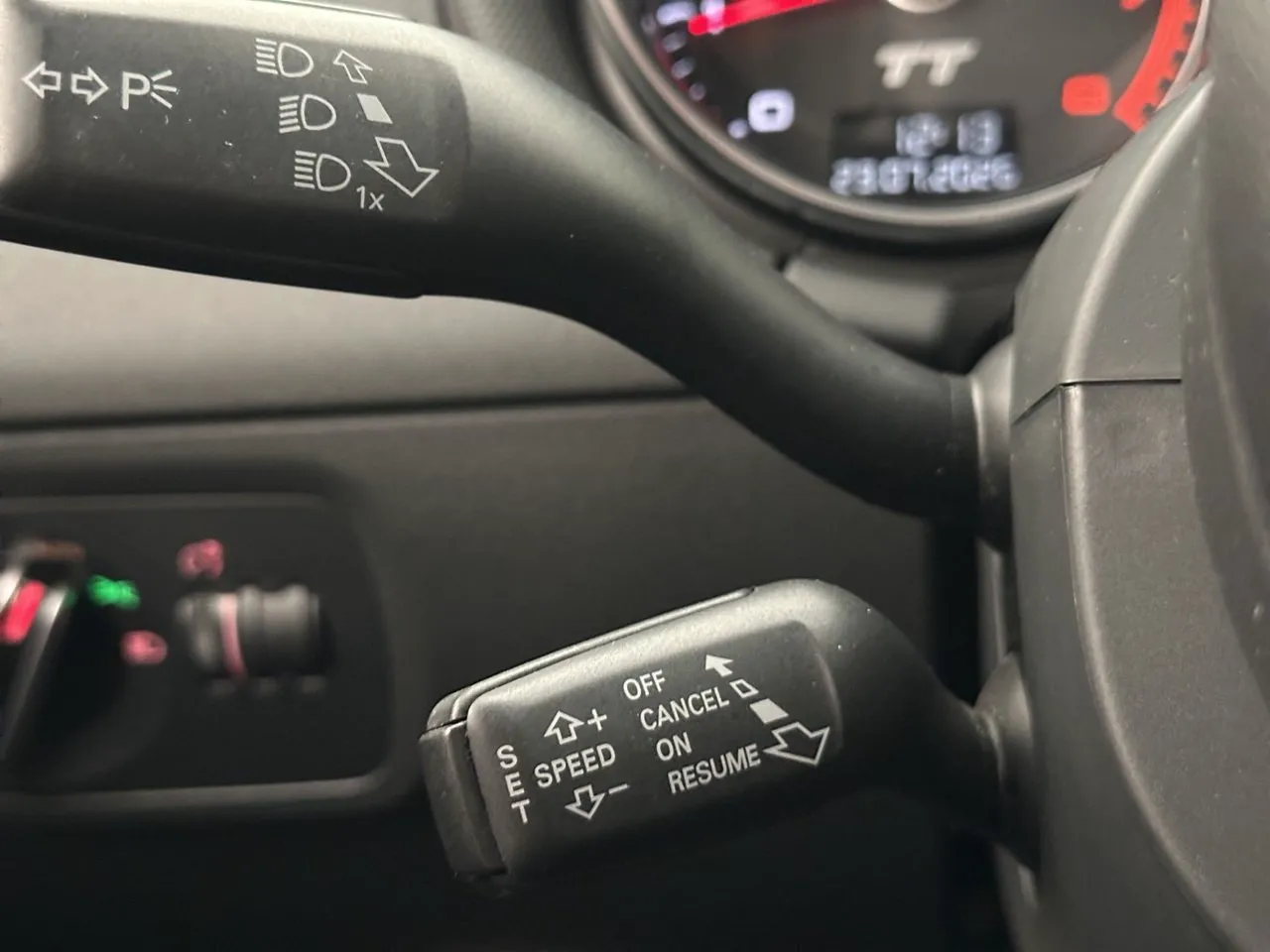 Vehicle image 27