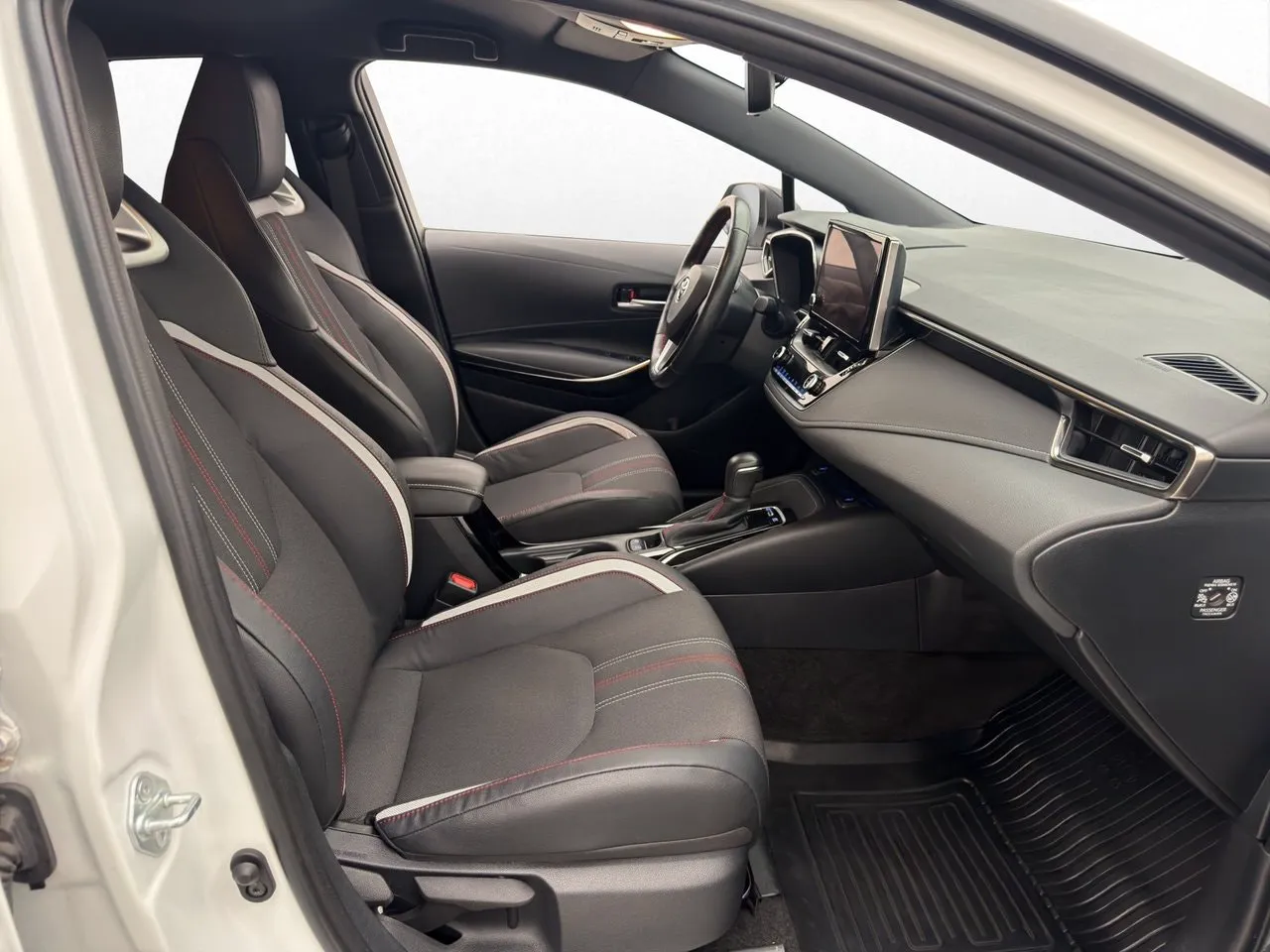 Vehicle image 19