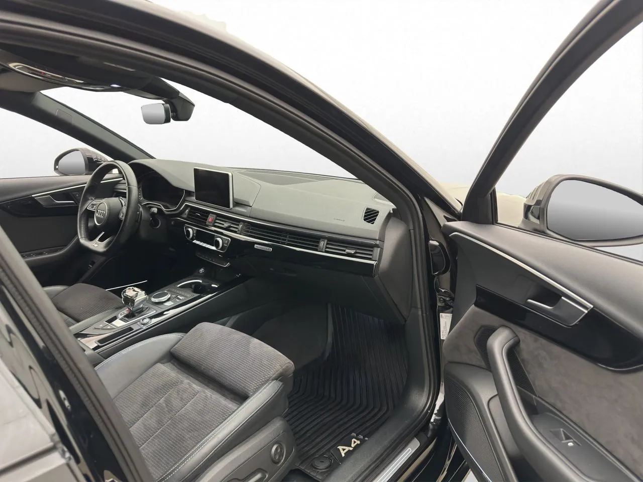 Vehicle image 23