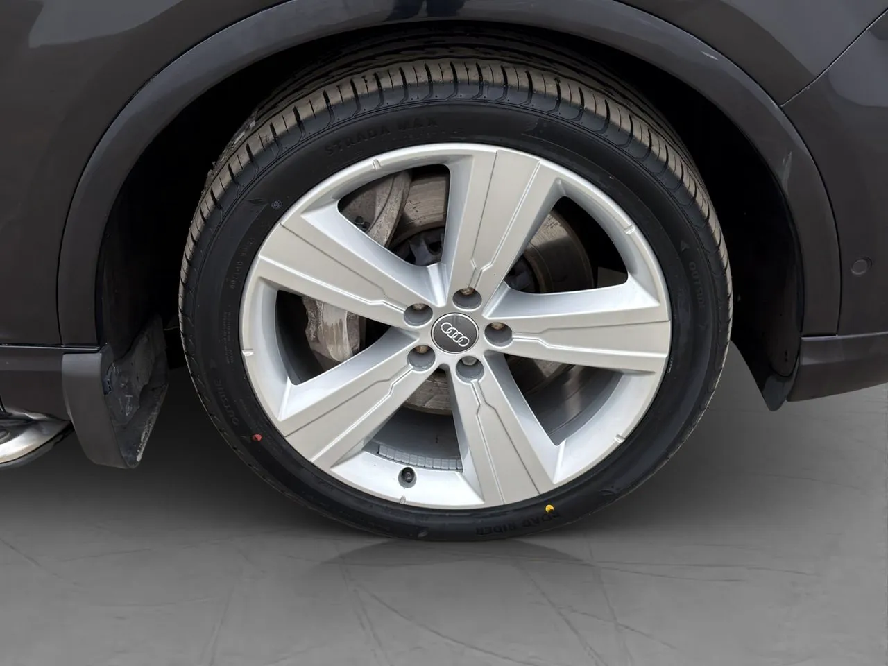 Vehicle image 37