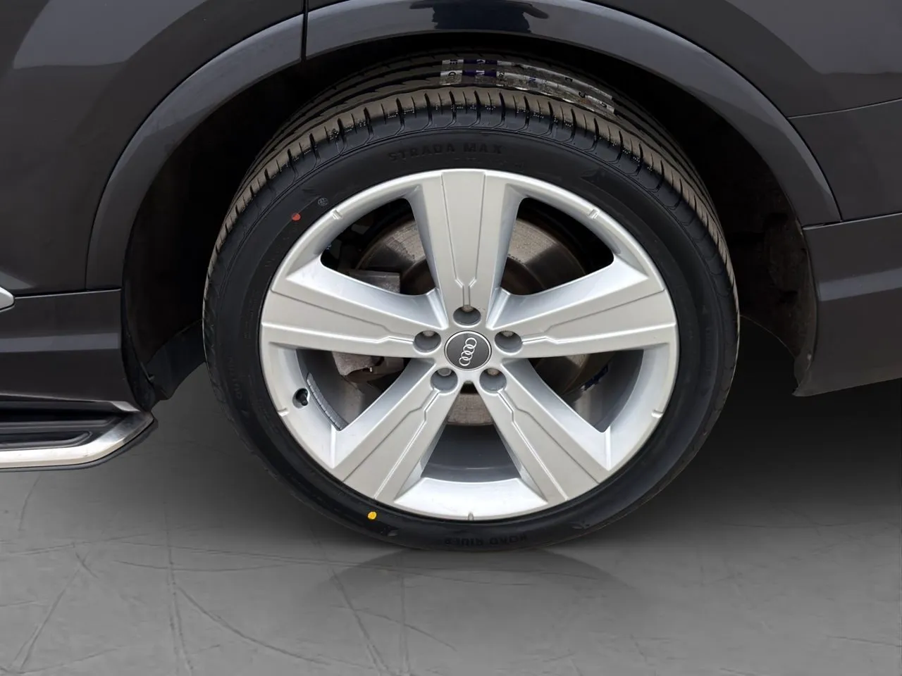 Vehicle image 35