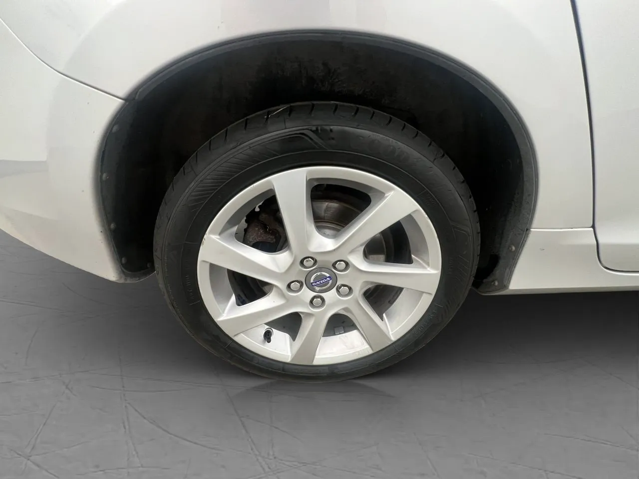 Vehicle image 33