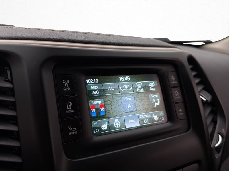 Jeep Cherokee bild 19