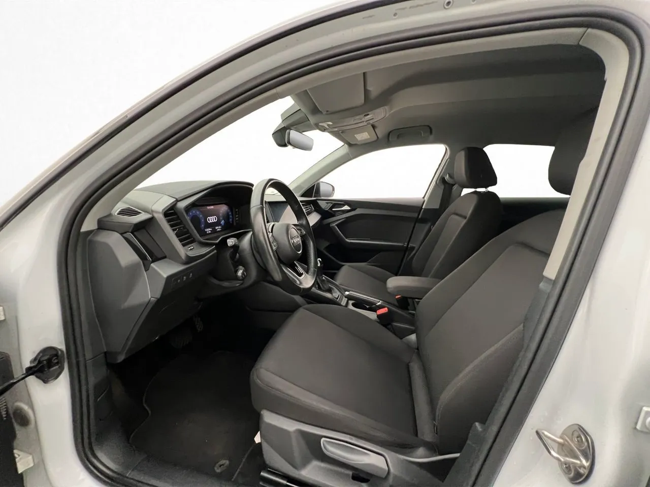 Vehicle image 20