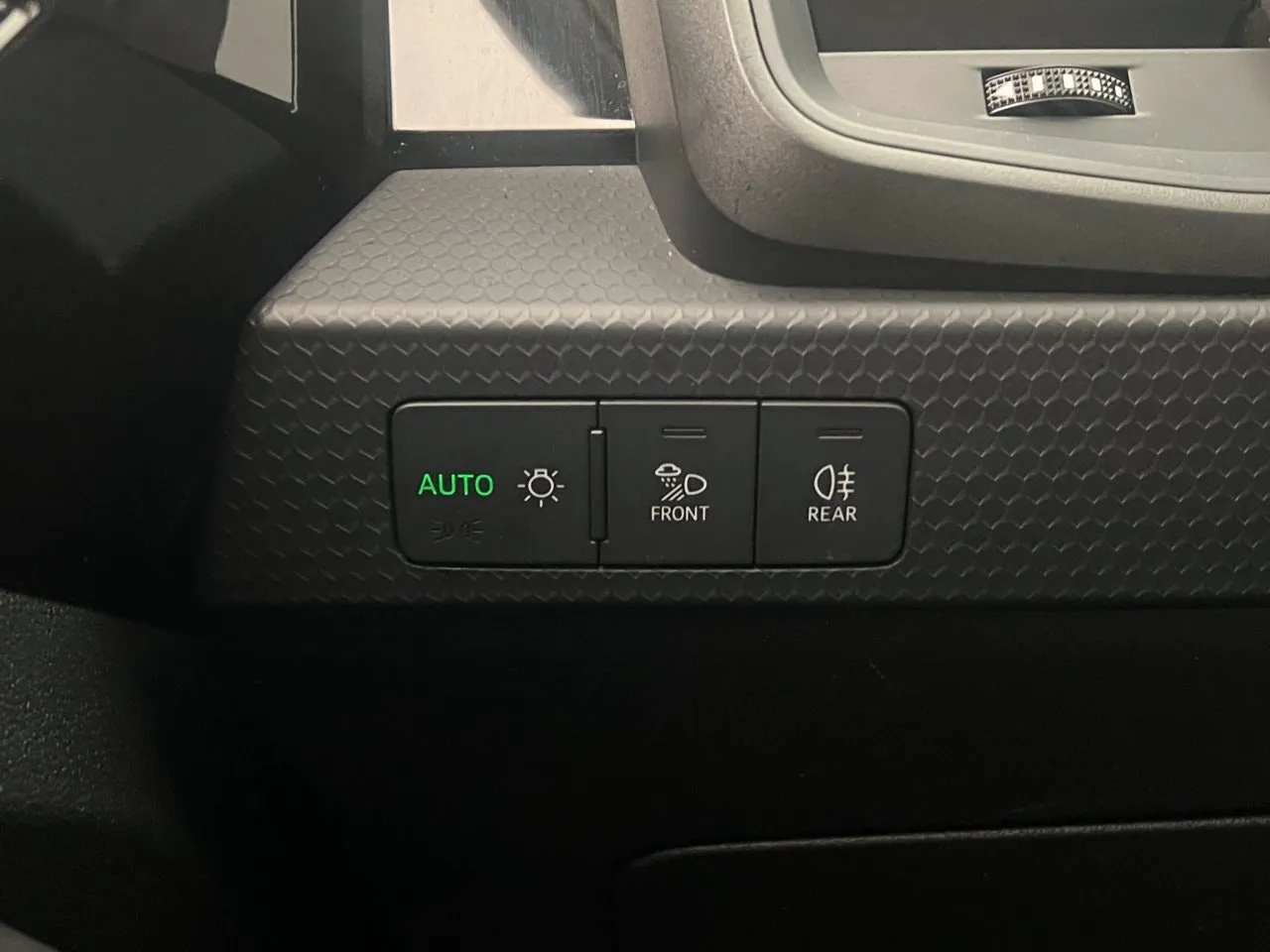 Vehicle image 29