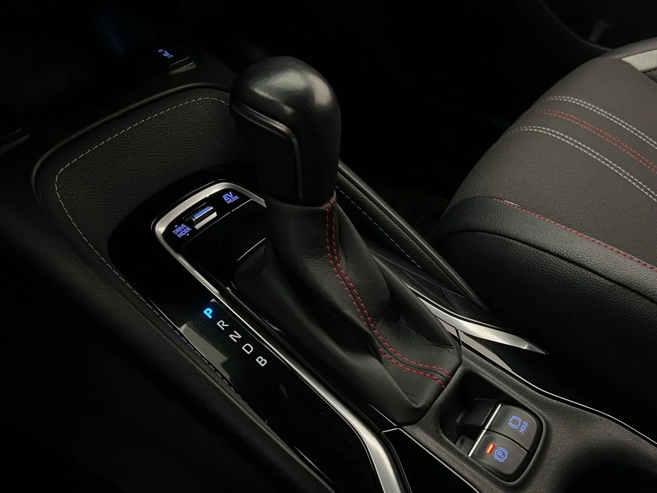 Vehicle image 25