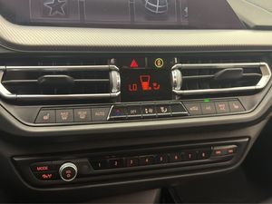 BMW 218 bild 23