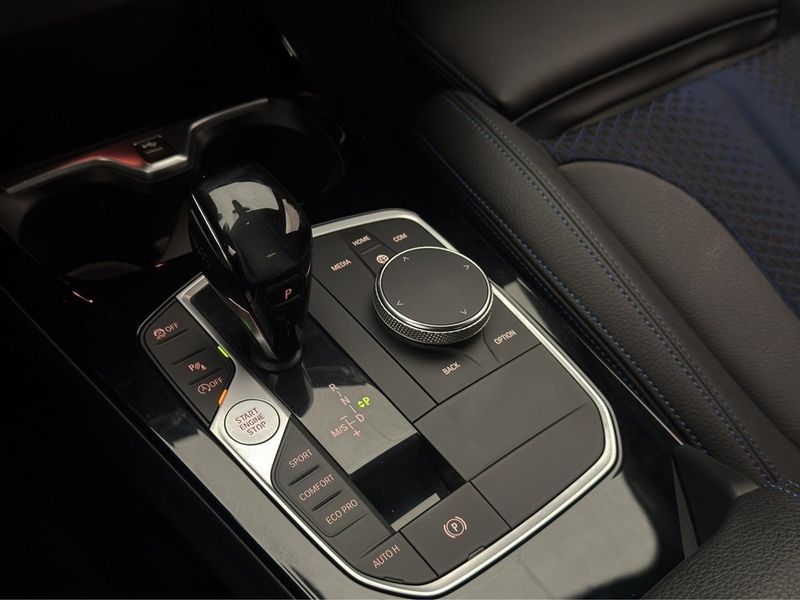 BMW 218 bild 24