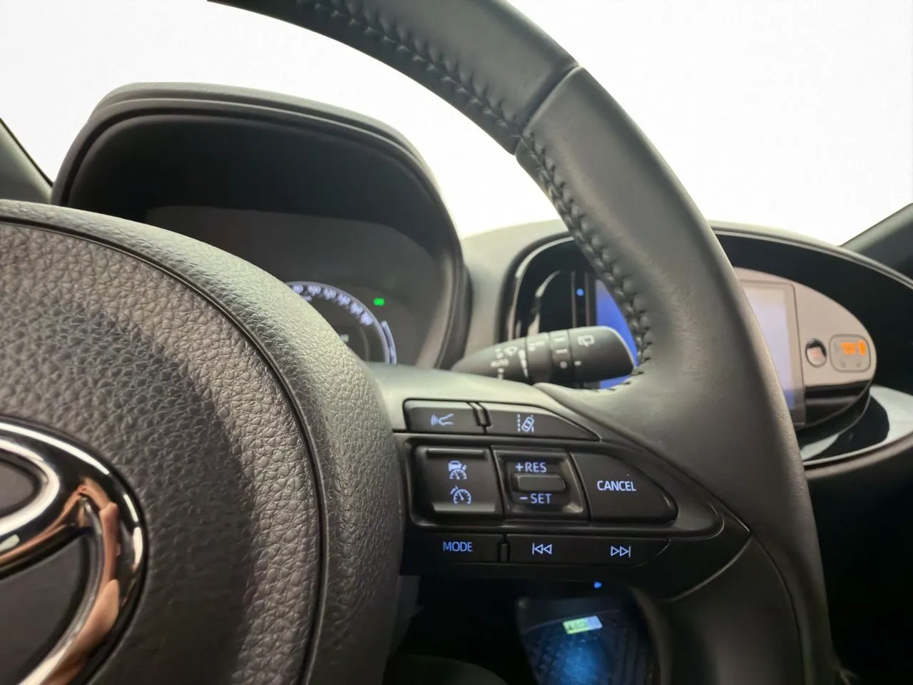 Vehicle image 22