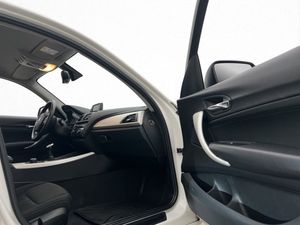 BMW 118 bild 24