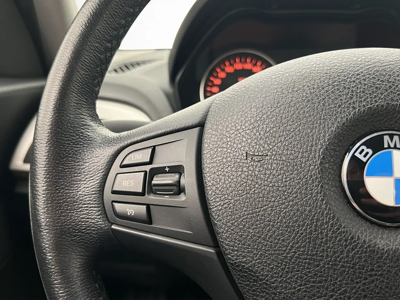 Vehicle image 29