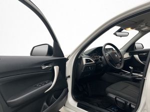 BMW 118 bild 11