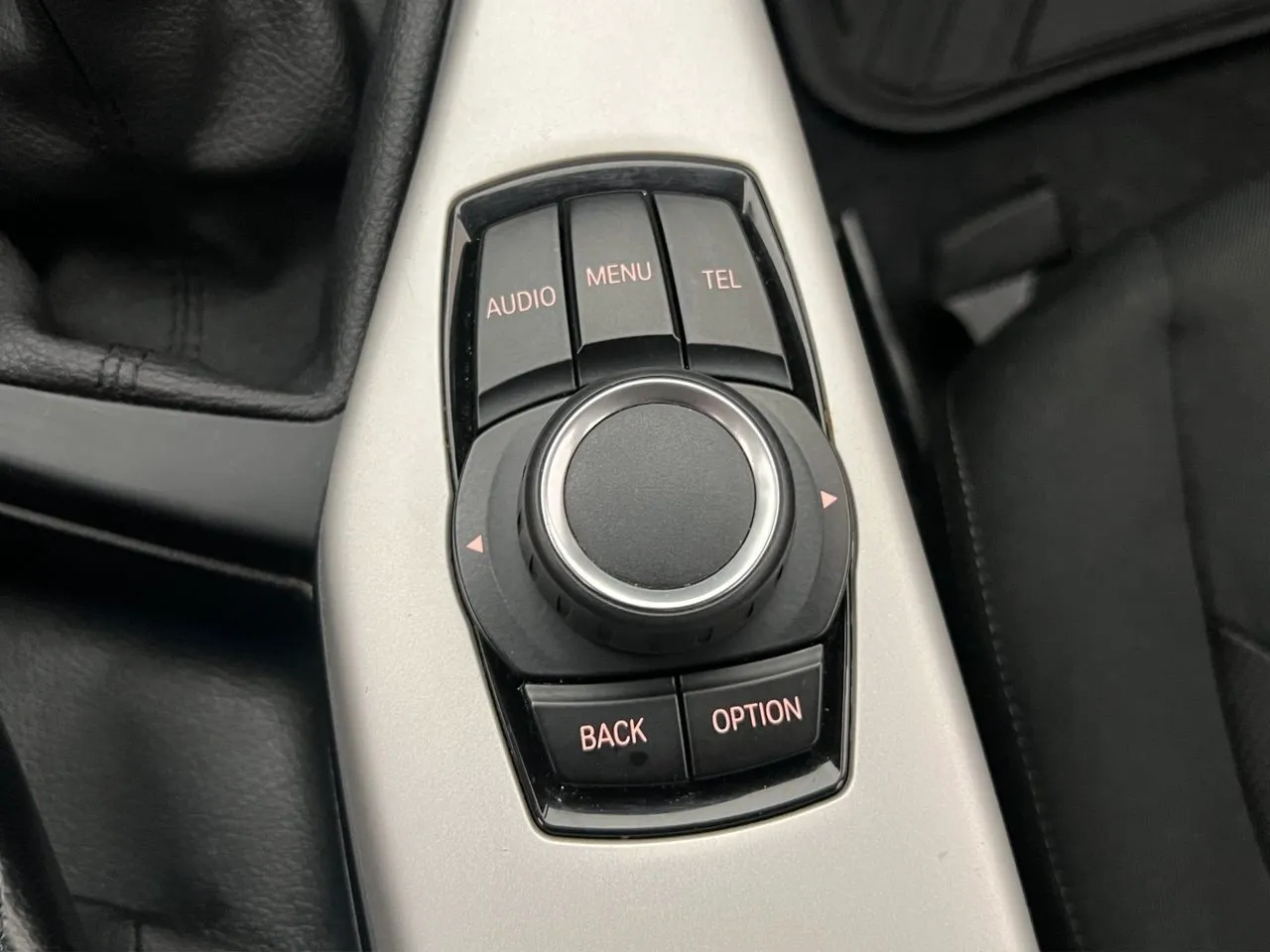 Vehicle image 27