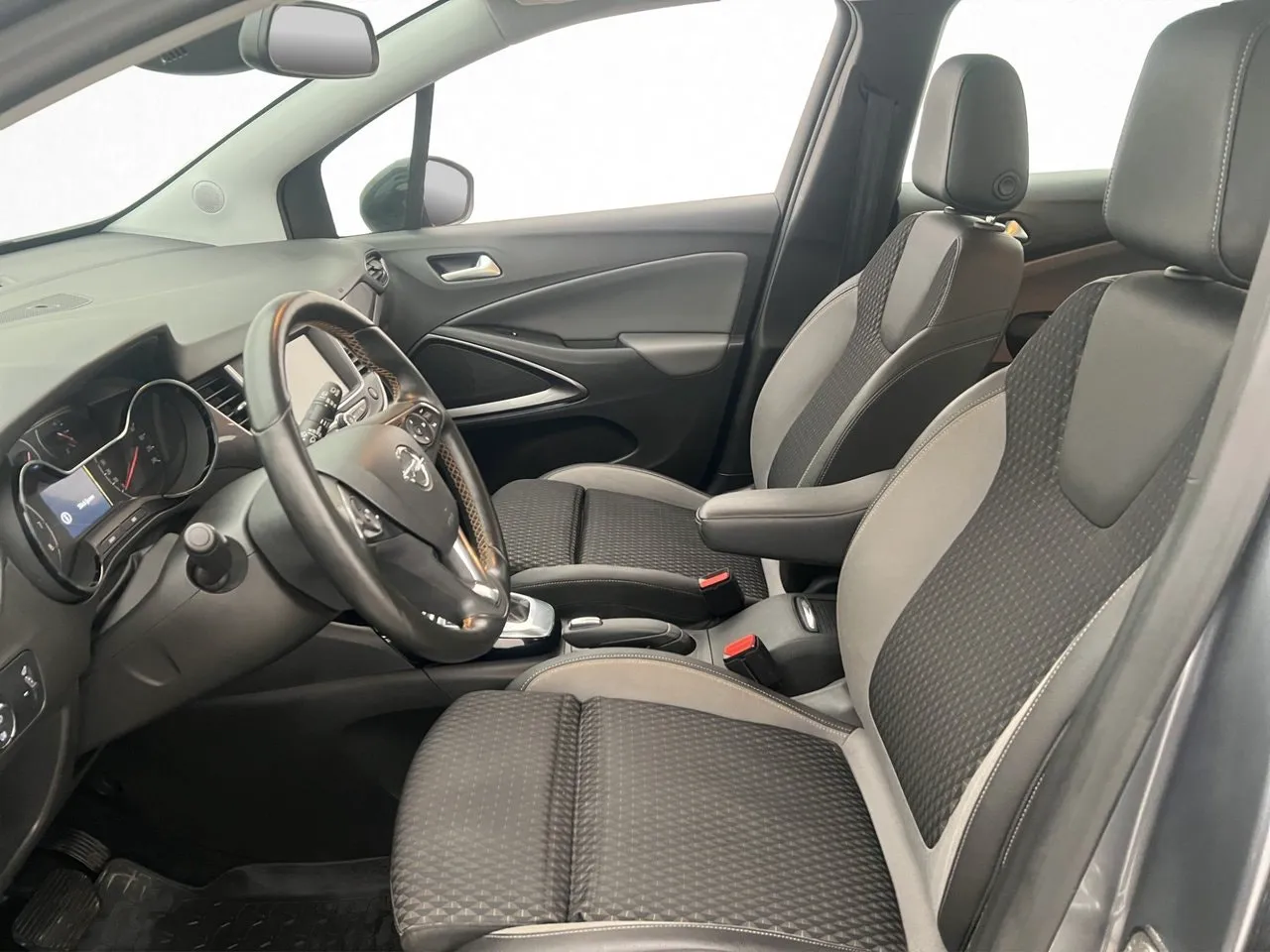 Vehicle image 18