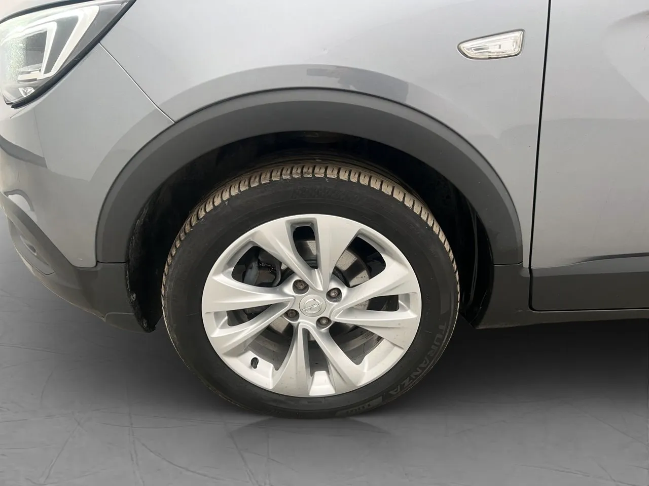 Vehicle image 21