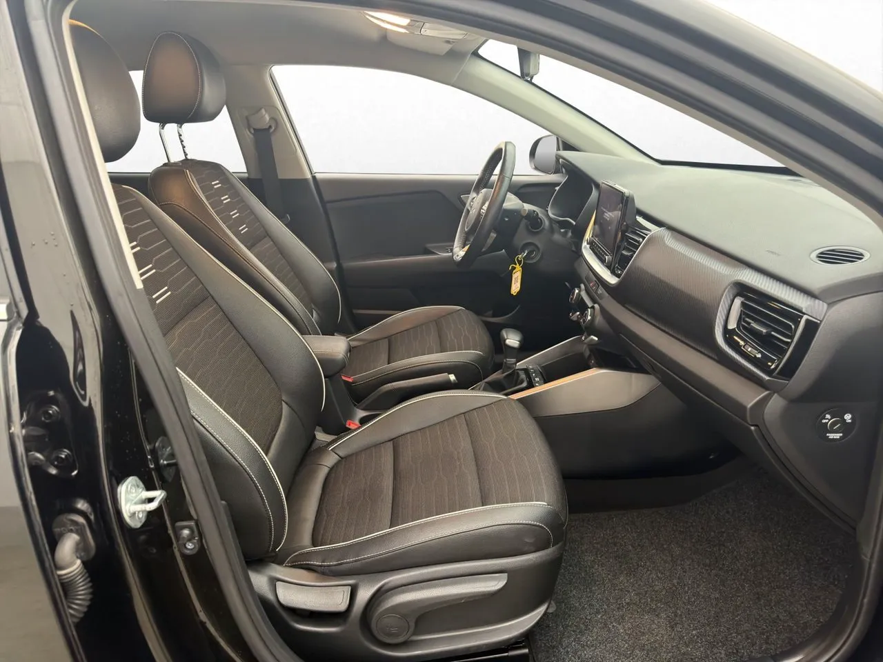 Vehicle image 21