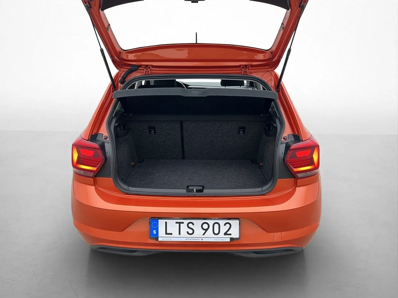 Vehicle image 21