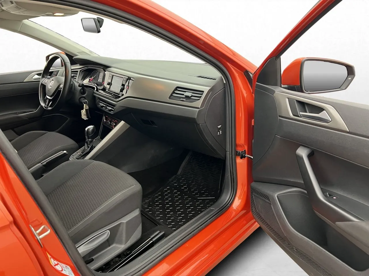 Vehicle image 18