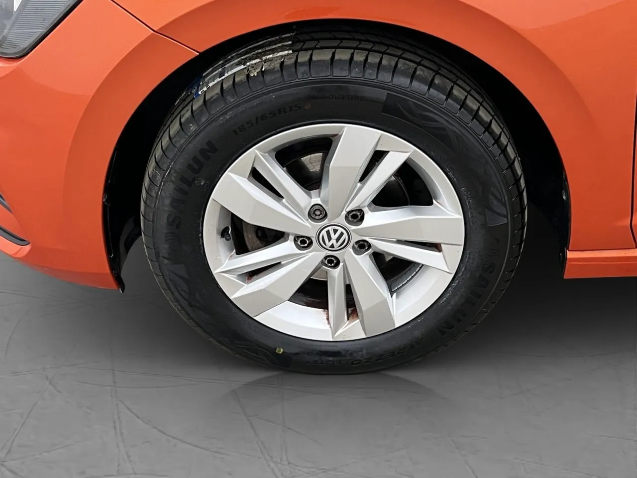 Vehicle image 25