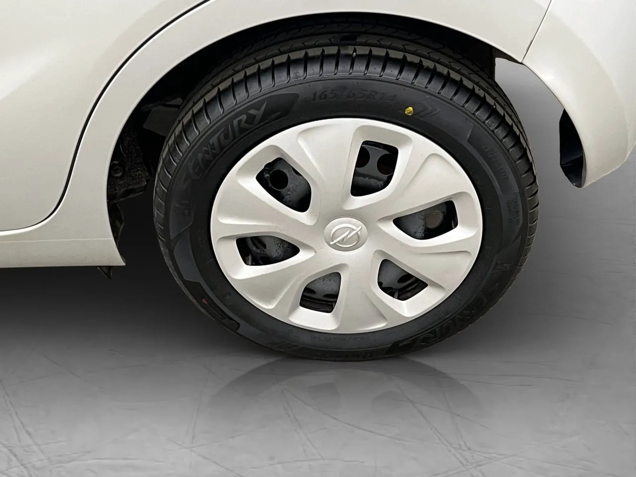 Vehicle image 23