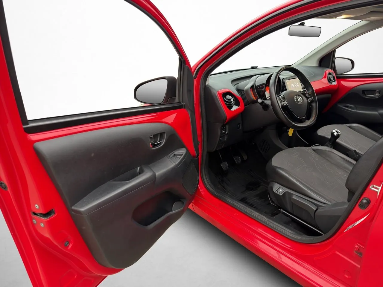 Vehicle image 9