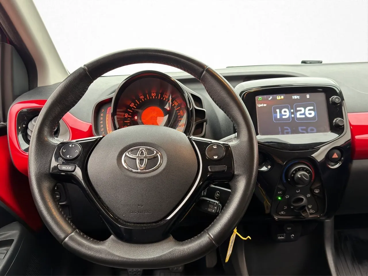 Vehicle image 13