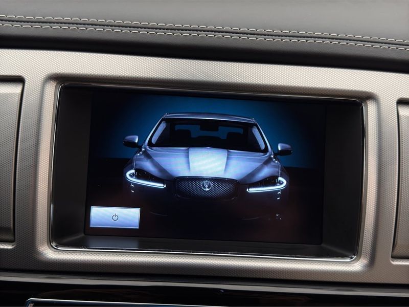 Jaguar XF bild 26