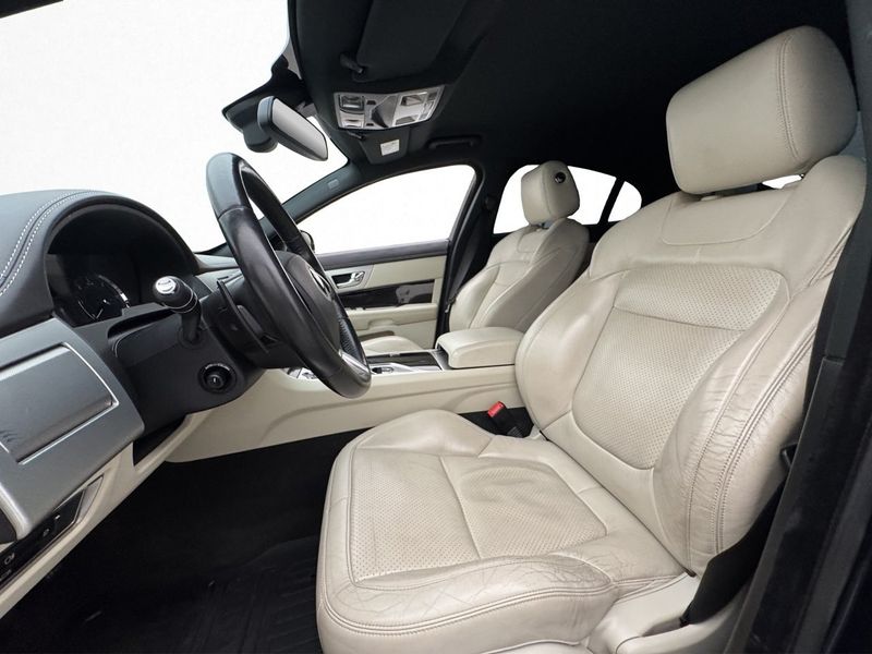 Jaguar XF bild 11