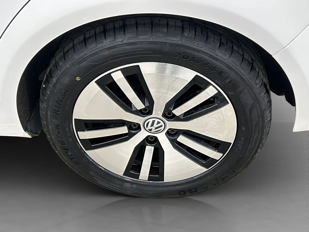 Vehicle image 21
