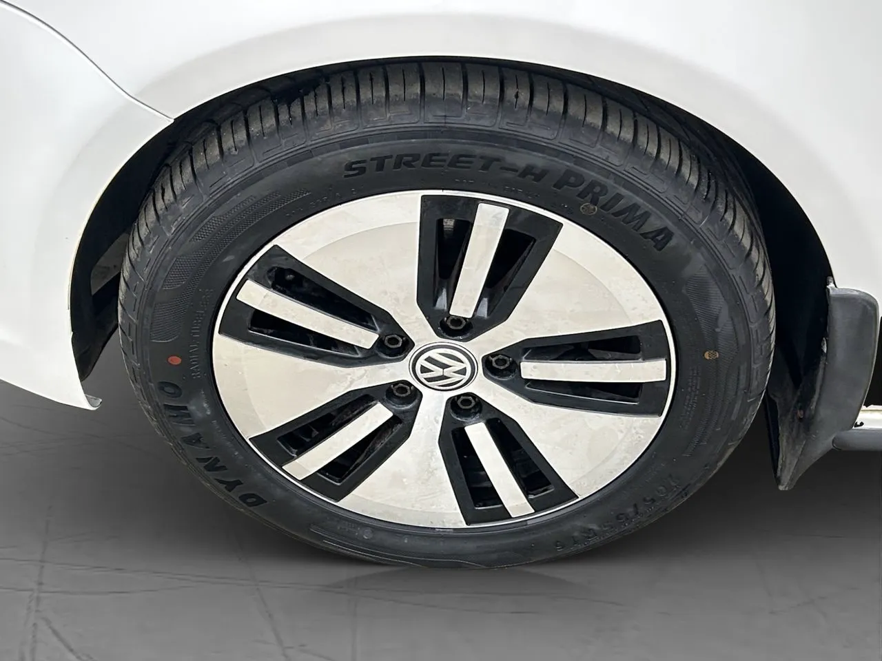 Vehicle image 20