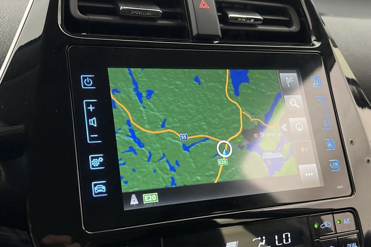 Vehicle image 18