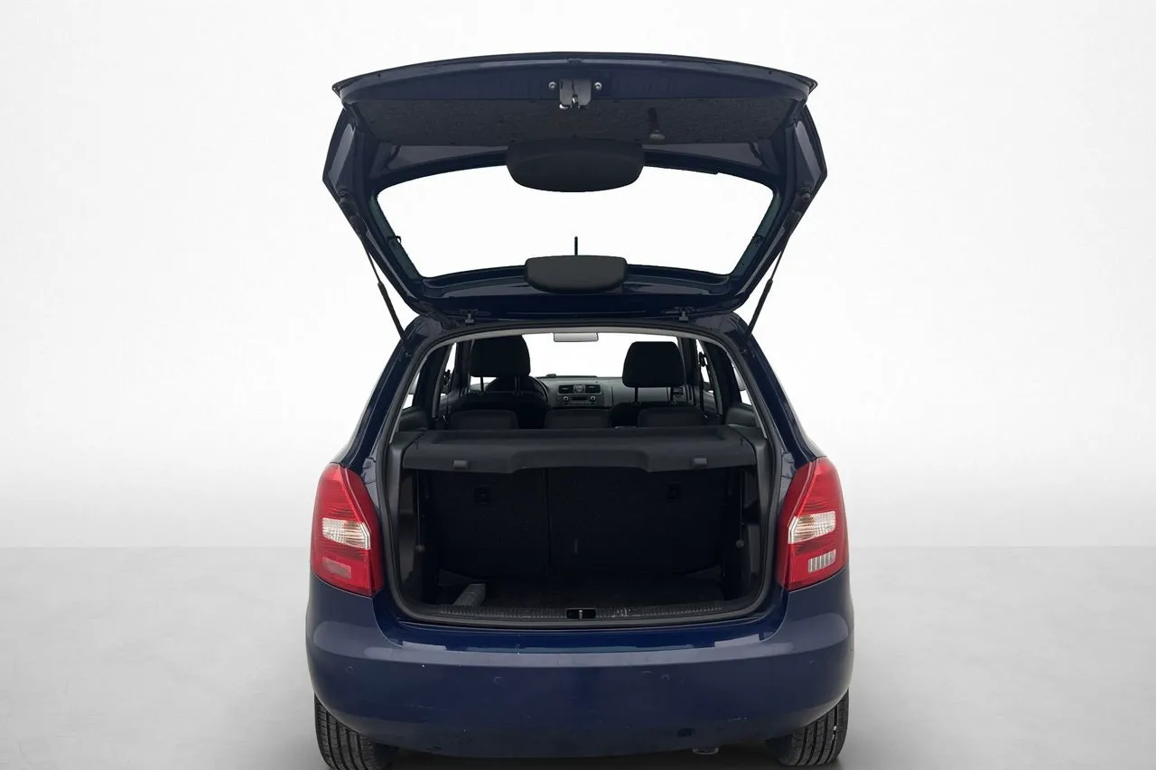 Vehicle image 18
